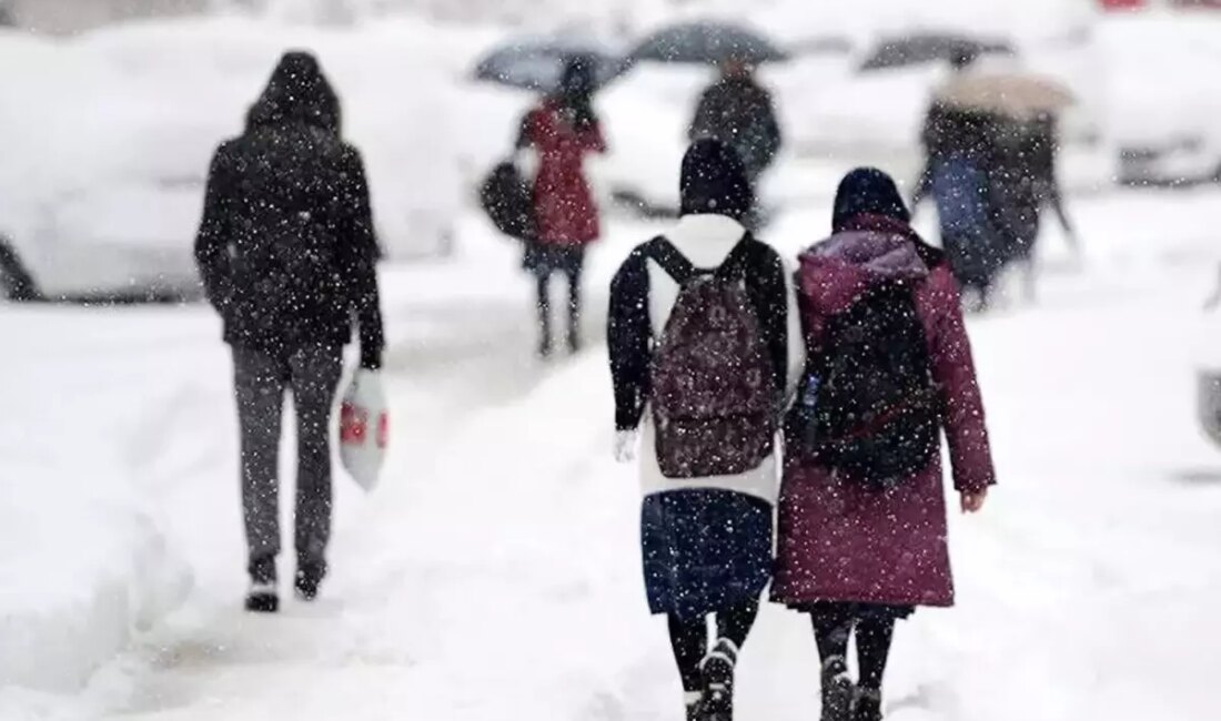 Sinop ve Kastamonu'da tesirli olan kar yağışı nedeniyle taşımalı eğitime