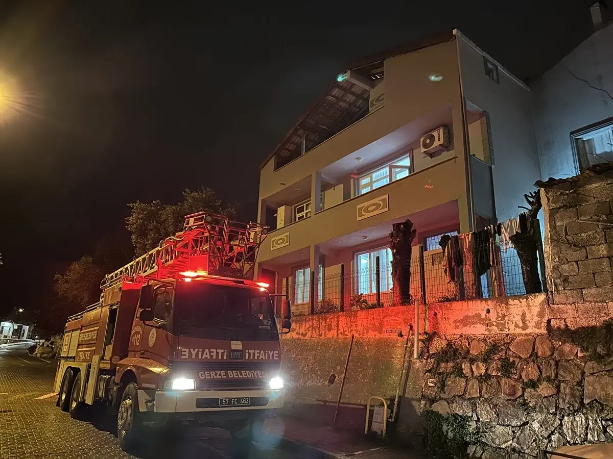 Sinop'un Gerze ilçesinde meydana gelen baca yangını, bölge halkını tedirgin