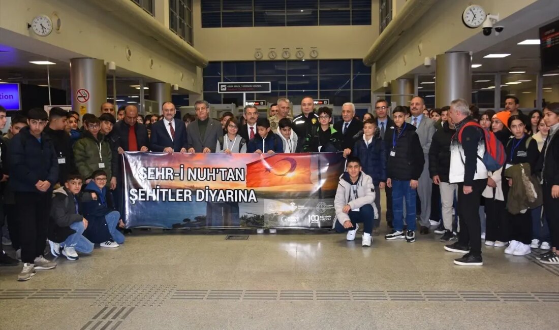 Şırnak'tan Çanakkale'ye uğurlanan 172 başarılı öğrenci, gelecek hayallerine adım atıyor.