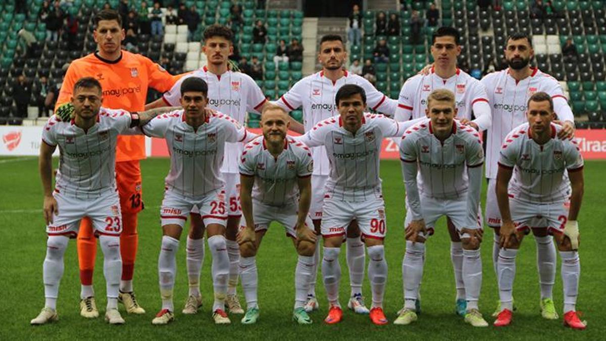 Sivasspor'un 2023-2024 sezonundaki performansını inceleyin. Beşiktaş maçı öncesi takımın durumu,