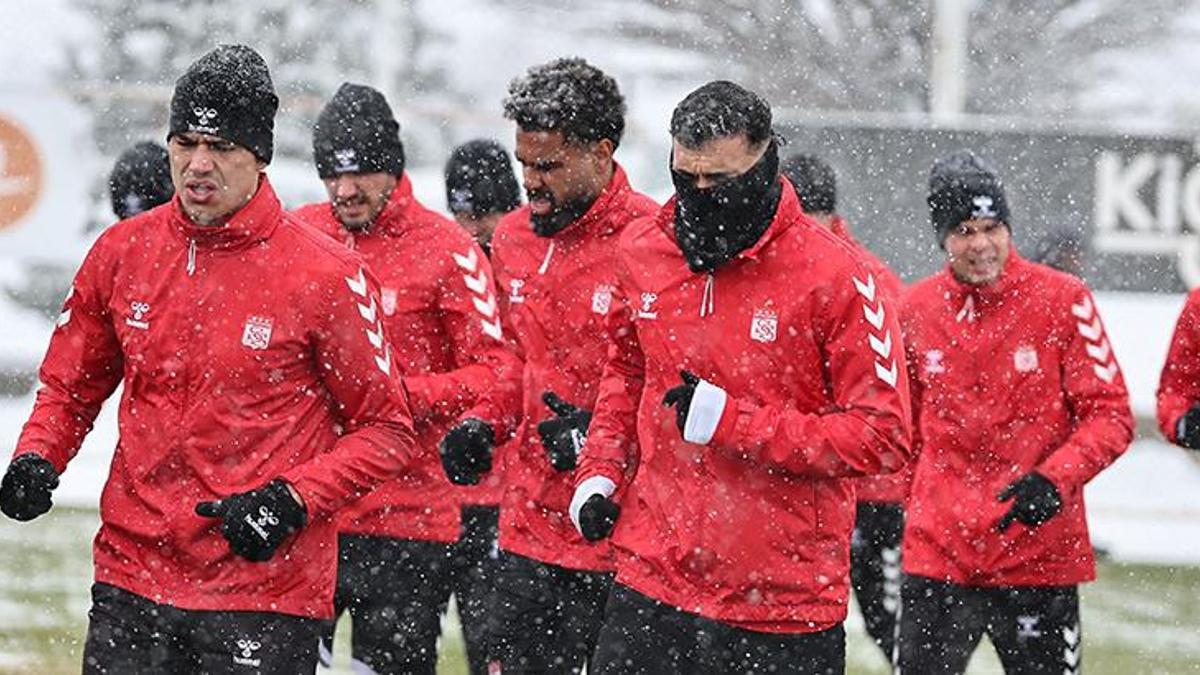 Sivasspor'un antrenman detaylarını ve Gaziantep maçı hazırlıklarını keşfedin. Takımın performansını