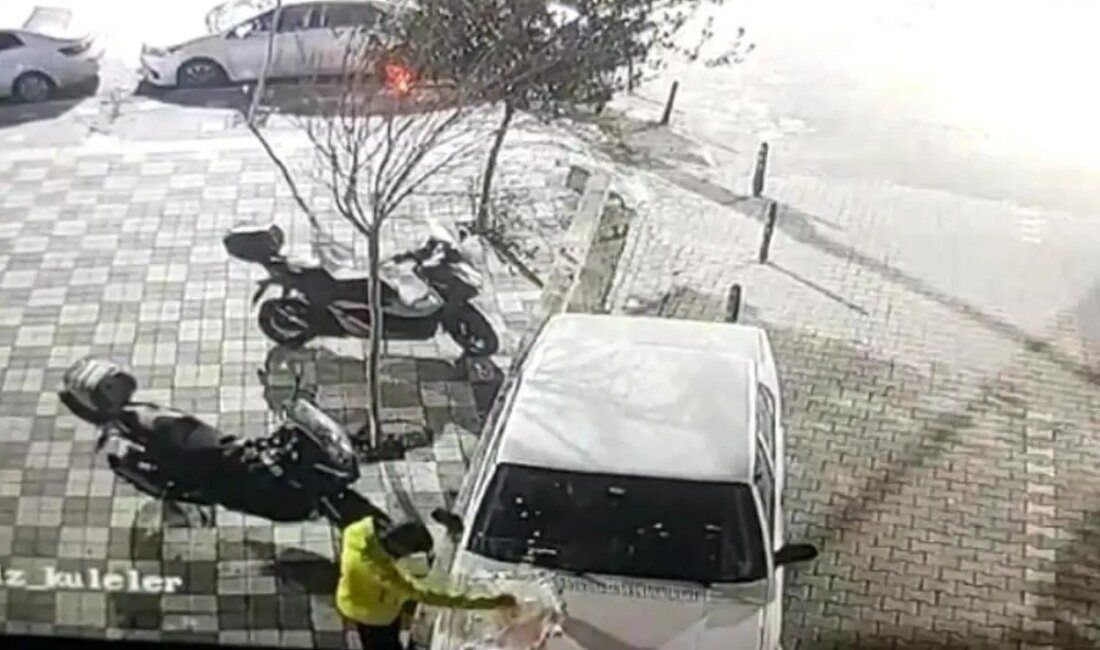 Soma'da sönmüş kireçle araçlara zarar veren iki çocuk yakalandı. Olayın