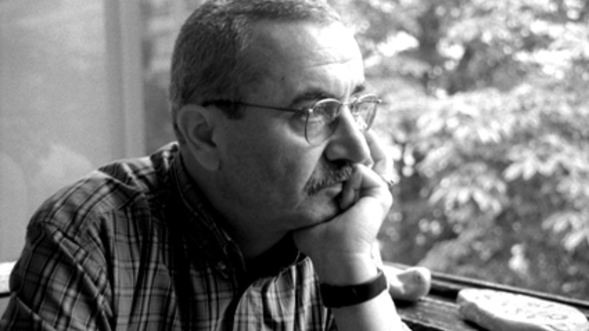 Şükrü Erbaş'ın 'Yarasaların Avlusunda' kitabı, şiirde derinlik ve zenginlik arayanlar
