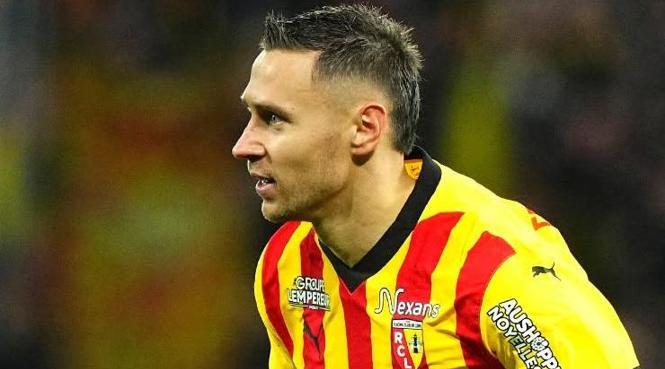 Süper Lig'de Transfer Gelişmeleri: Beşiktaş, Fenerbahçe, Galatasaray ve Trabzonspor'un Hamleleri