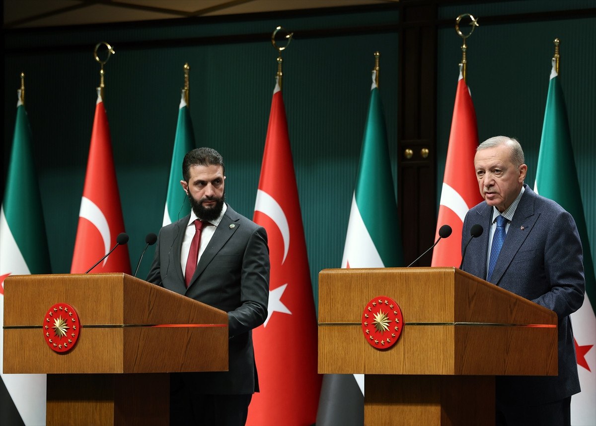 Suriye Cumhurbaşkanı Ahmed Şara'nın Türkiye Ziyareti Medyada Geniş Yankı Buldu