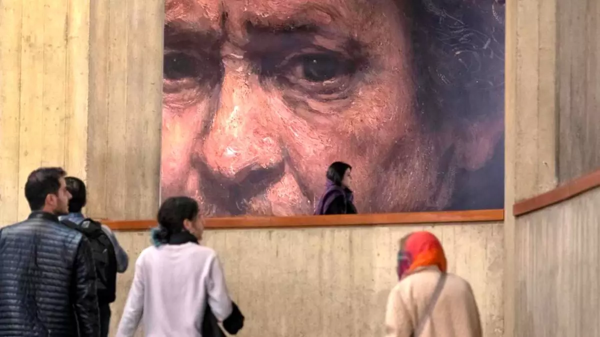 Tahran'daki Çağdaş Sanat Müzesi, zengin tarihi, etkileyici koleksiyonu ve sanatın