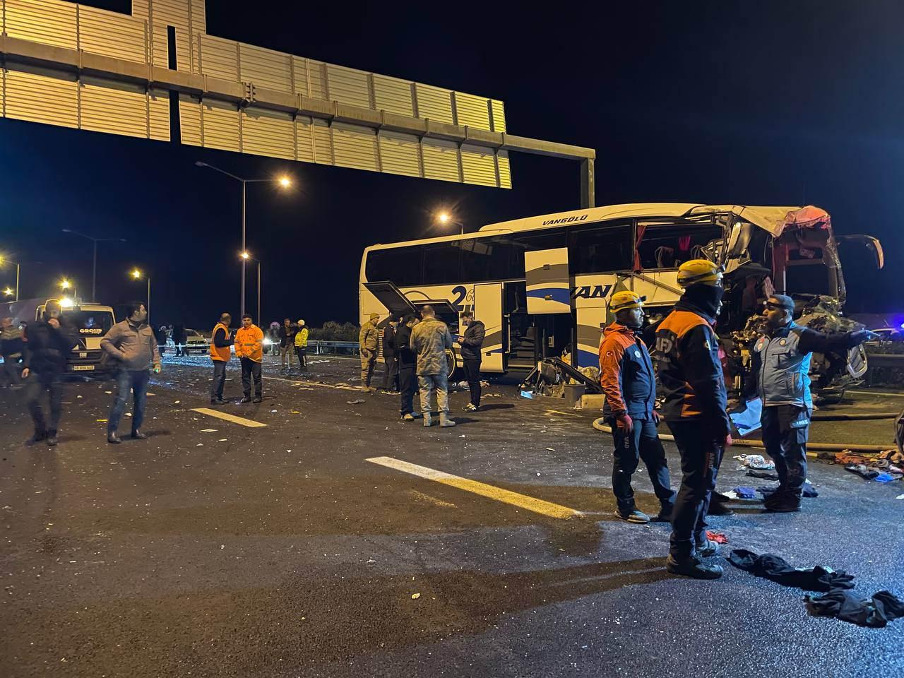 Tarsus-Adana-Gaziantep Otoyolu'nda Zincirleme Trafik Kazası