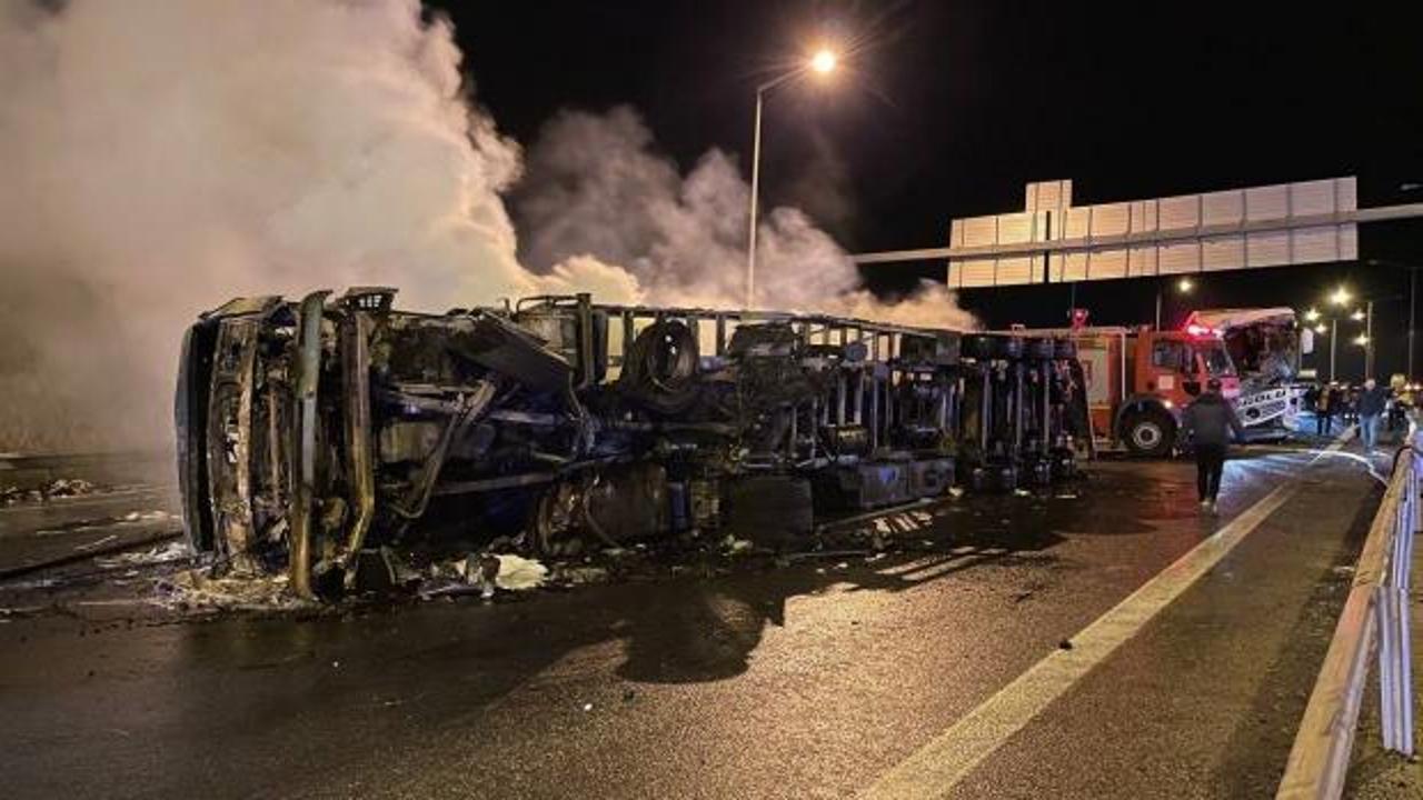 Tarsus-Adana-Gaziantep Otoyolu'nda meydana gelen zincirleme trafik kazası, yüzlerce aracın karıştığı
