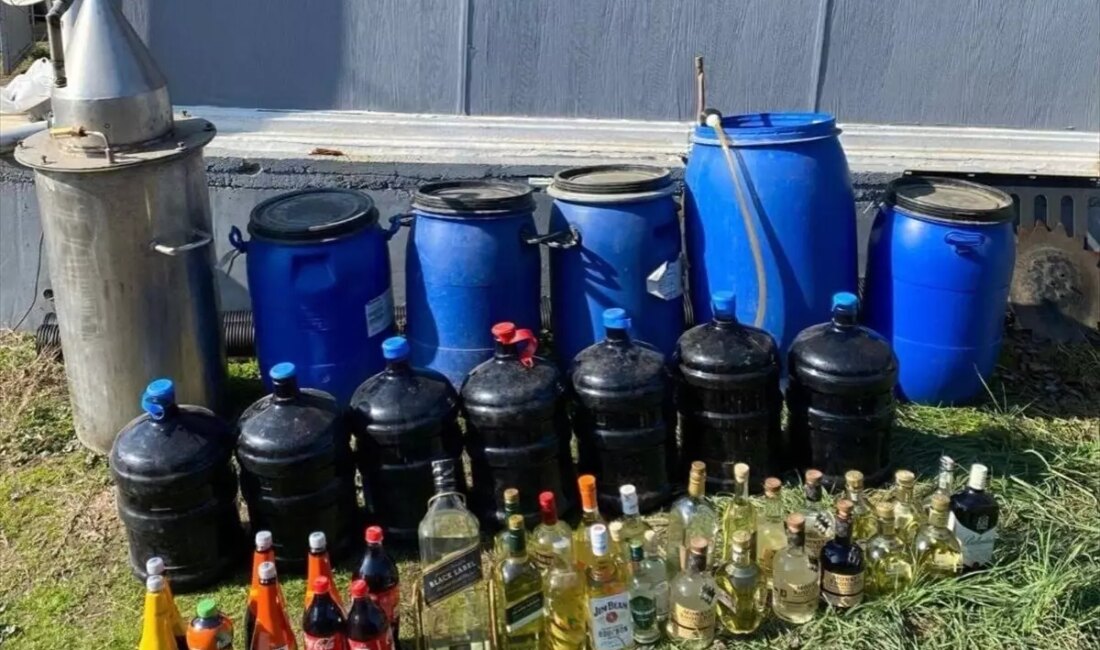 Tekirdağ'da gerçekleştirilen operasyonda 700 şişe sahte içki ele geçirildi. Bu