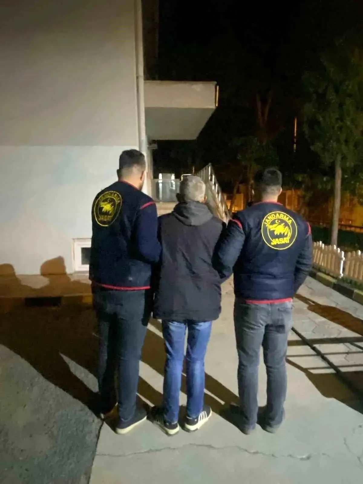 Tekirdağ'da hapis cezası bulunan bir şahıs, güvenlik güçlerinin düzenlediği operasyonla