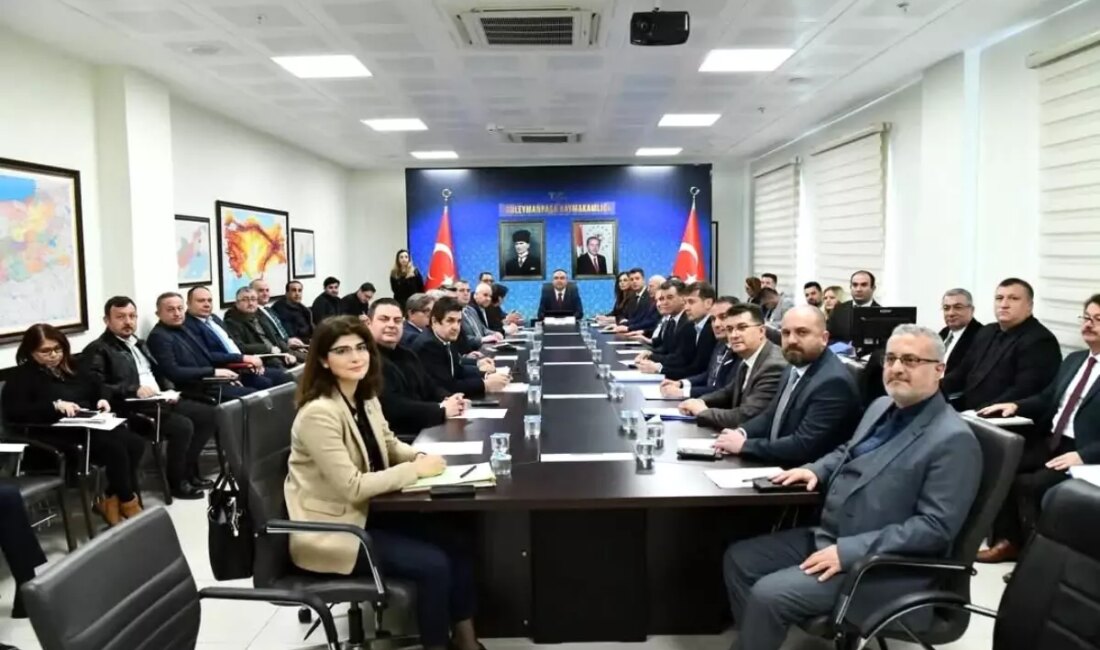 Tekirdağ'da sahipsiz sokak hayvanlarına yönelik yapılan çalışmalar ele alındı. Vali