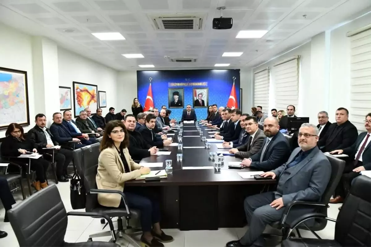 Tekirdağ'da sahipsiz sokak hayvanlarına yönelik yapılan çalışmalar ele alındı. Vali