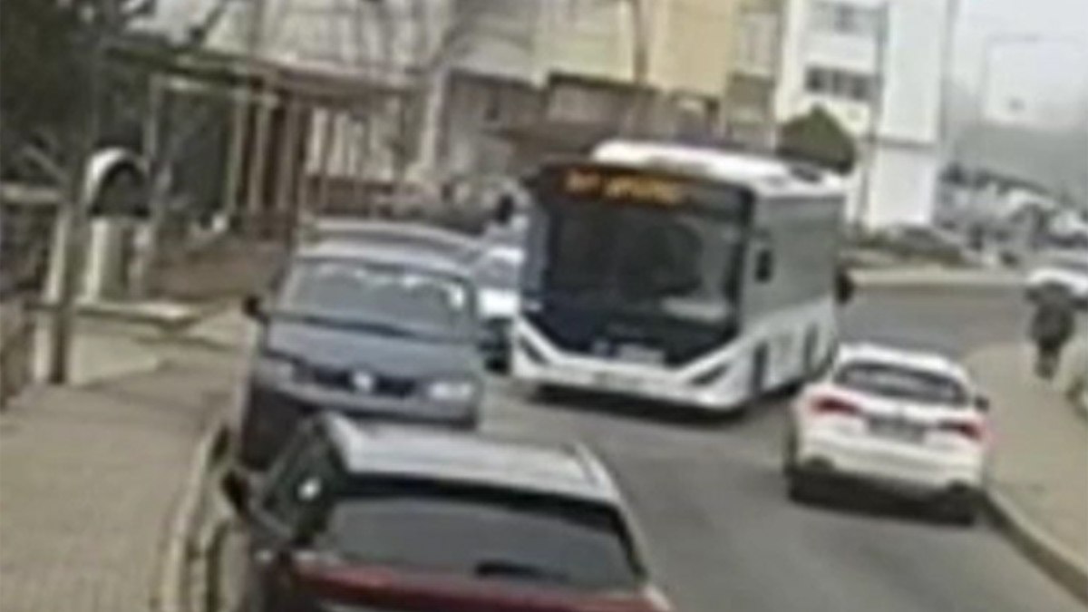 Tekirdağ'da meydana gelen otobüs kazasında, park halindeki bir araca çarpma
