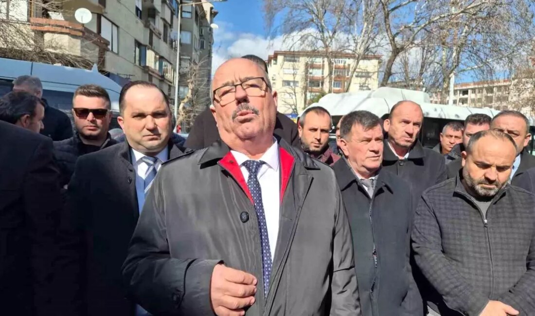 Tekirdağ'da 11 ilçenin şoförler odası başkanları, Büyükşehir Belediyesi'nin alınan yazılı