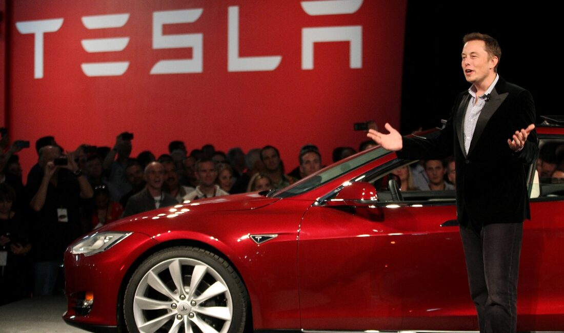 Elektrikli araç devi Tesla, 2025'e düşen satışlarla başladı. Cybertruck'ın piyasaya