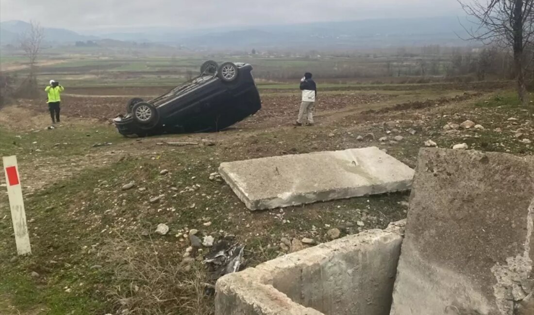 Tokat Niksar'da meydana gelen trafik kazasında iki kişi yaralandı. Olayın