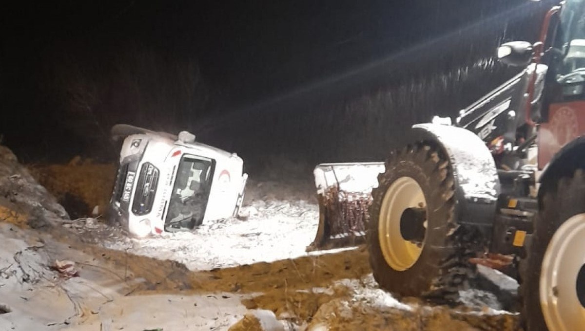 Tokat'ta Ambulans Devrildi