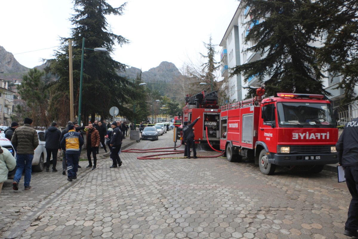 Yangın Paniği: Tokat'ta Apartmanda Elektrik Kontağından Yangın Çıktı