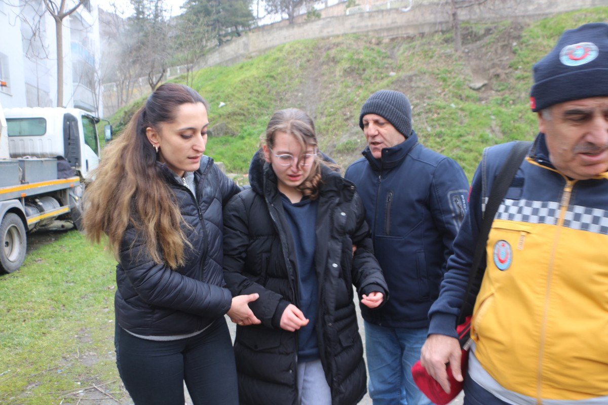 Tokat'ta Apartmanda Elektrik Kontağından Yangın: 12 Kişi Güvenle Tahliye Edildi