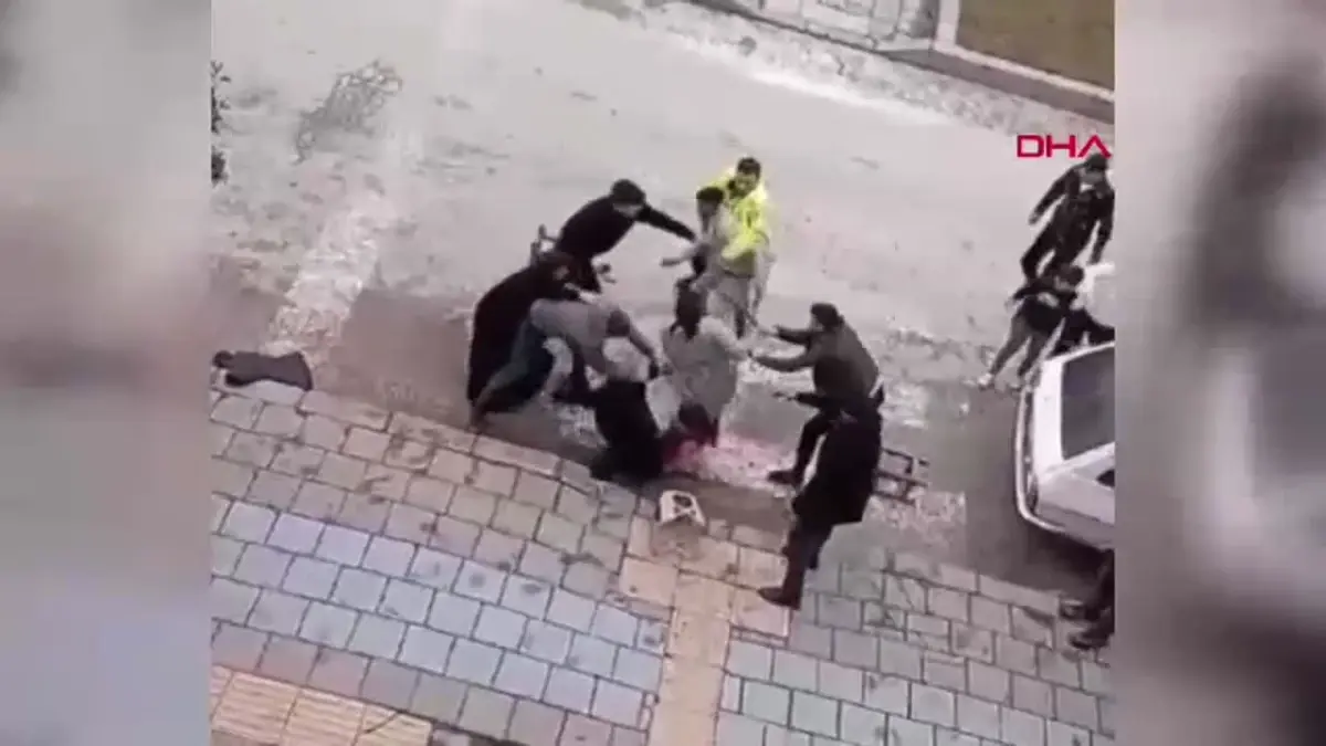 Tokat'ta yaşanan kız kaçırma davasında, duruşma sonrasında taraflar arasında çıkan