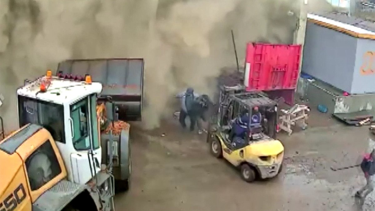 Tokat'ta Parke Fabrikasında Çatı Çöktü