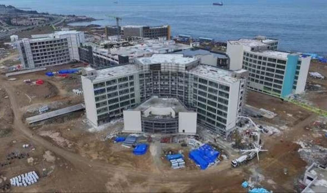 Trabzon'da inşaatı hızla devam eden yeni şehir hastanesi, modern tıbbi