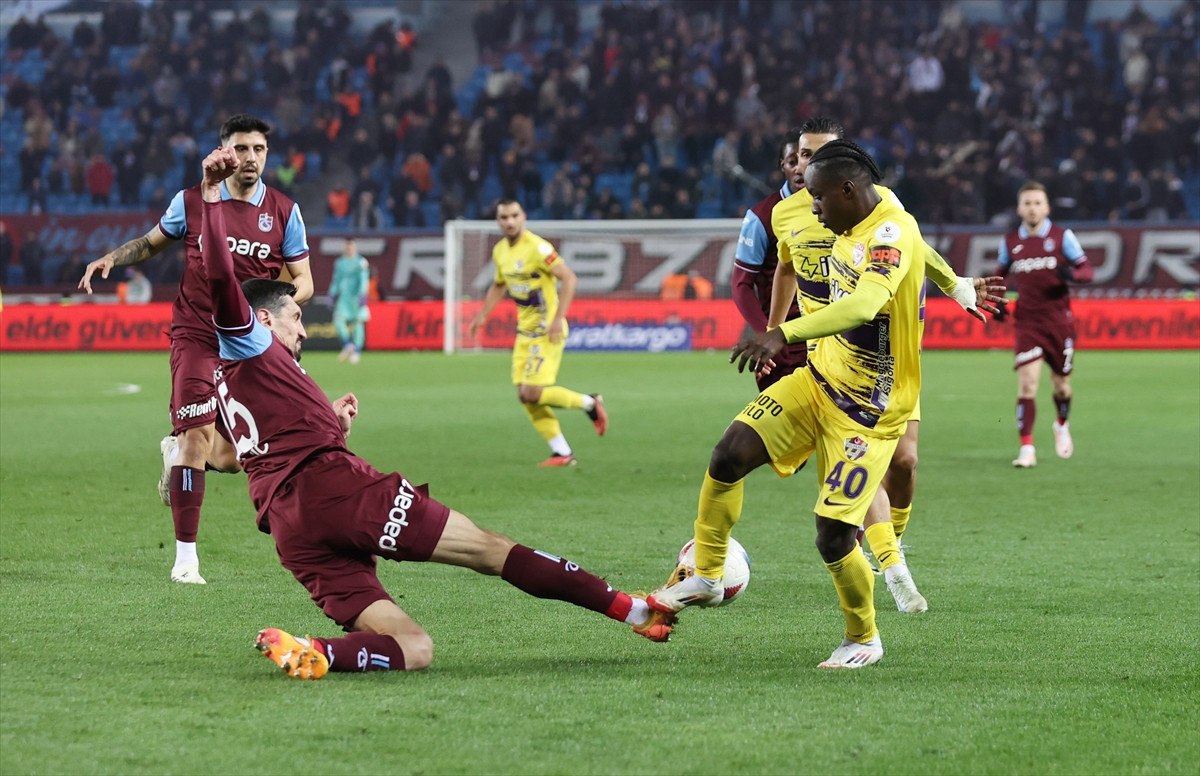 Trabzonspor - Eyüpspor Maç Özeti: 1-0 Galibiyet