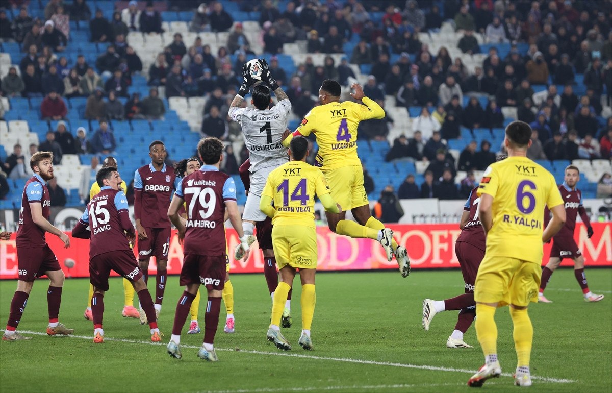 Trabzonspor - Eyüpspor Maç Özeti: 1-0 Galibiyet