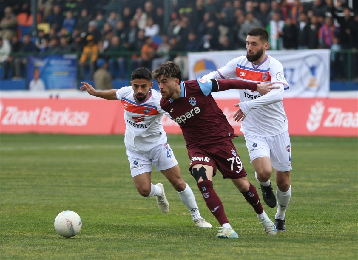 Trabzonspor ve İskenderunspor Arasında 2-2 Beraberlik