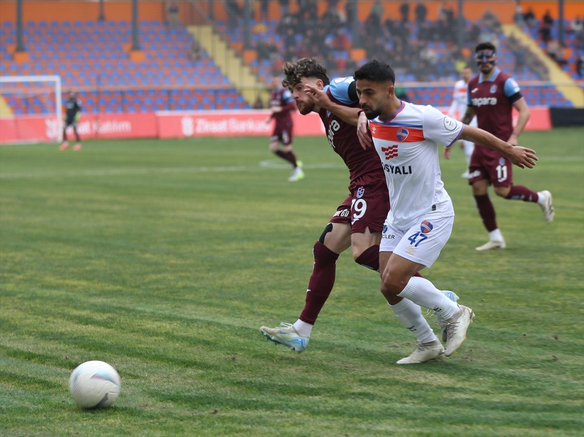 Trabzonspor ve İskenderunspor Arasında 2-2 Beraberlik