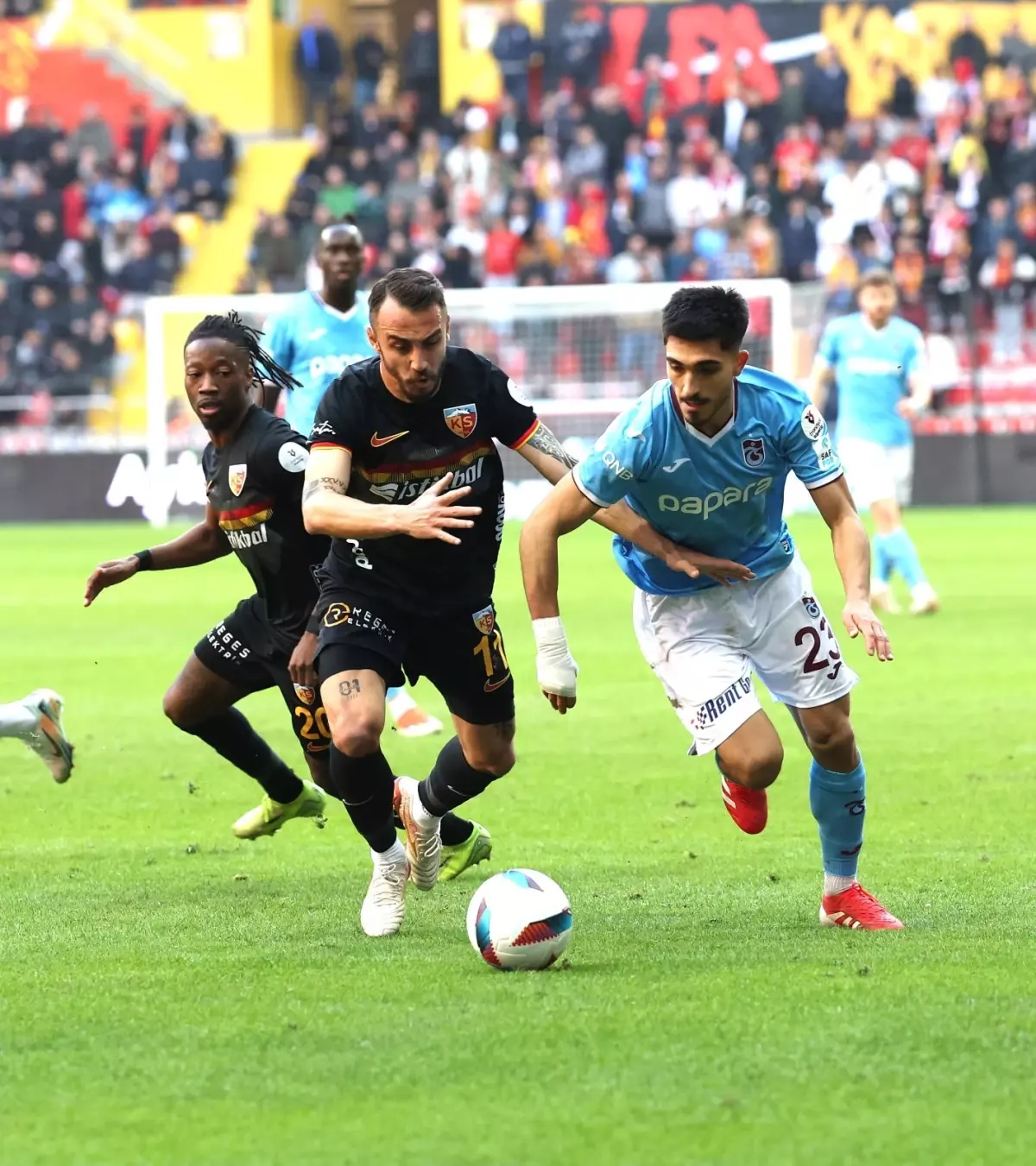 Trabzonspor, Umut Güneş ve Serkan Asan transferleri ile kadrosunu güçlendiriyor.
