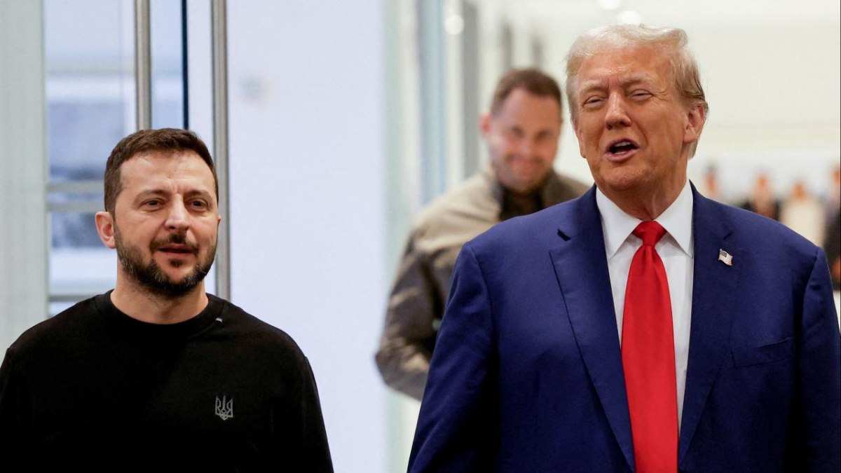 Trump'ın Rusya-Ukrayna Savaşı'ndaki barış arayışındaki diplomatik girişimlerini keşfedin. Eski ABD