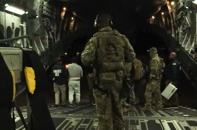Trump'ın Sert Göçmen Politikası: İkinci Göçmen Kafilesi Guantanamo'ya Nakledildi