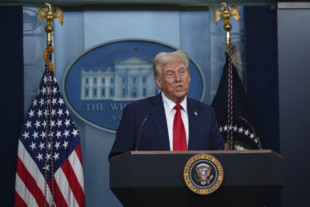 Trump'tan Kanada, Meksika ve Çin'e Ek Gümrük Vergisi Kararı