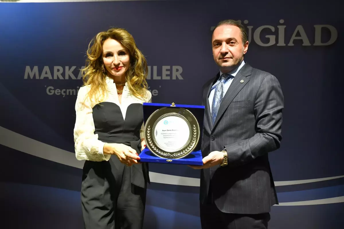 TÜGİAD, 'Liderlik Felsefesine Deniz Tuzu' kitabının lansmanını gerçekleştiriyor. Bu etkinlikte