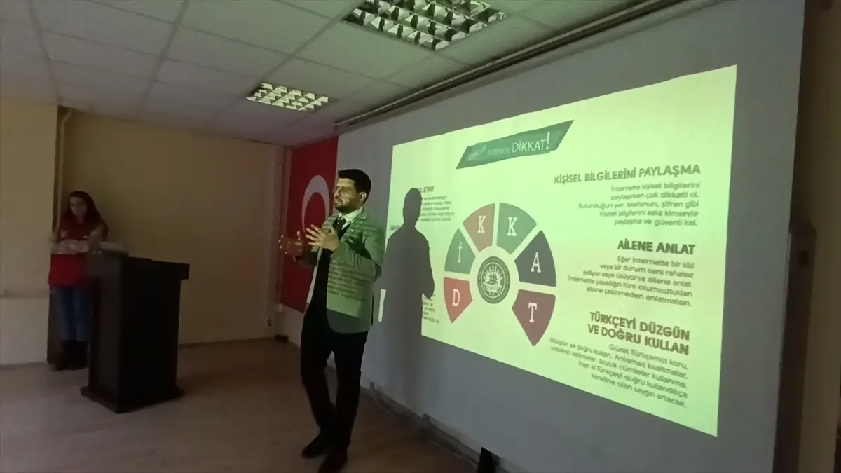 Tunceli'de lise öğrencilerine yönelik düzenlenen madde bağımlılığı semineri, gençlerin bilinçlenmesi