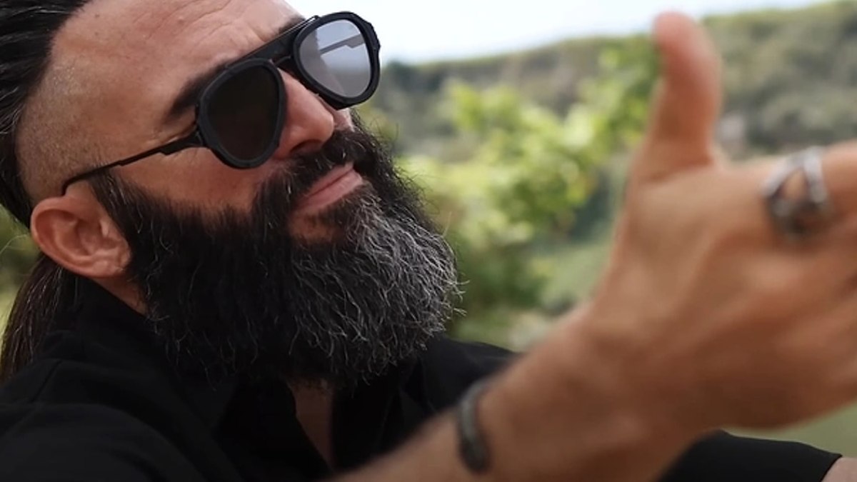 Turabi'nin cinsel içerikli şarkısına erişim engeli getirilmesi ve yeni sözleri