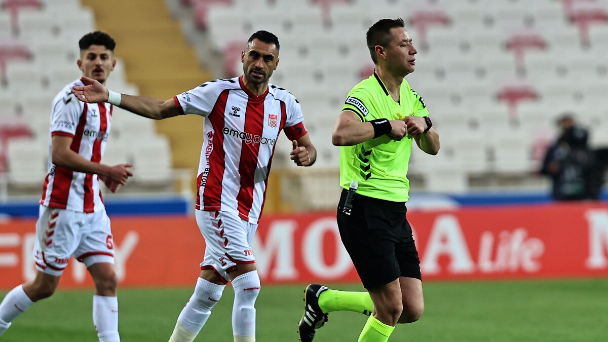 Üstün Lig'deki Sivasspor - Galatasaray maçı sonrası görev verilmeyen Turgut