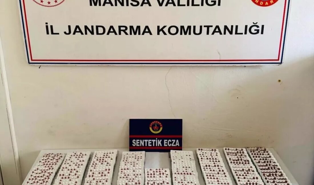 Turgutlu'da gerçekleştirilen uyuşturucu operasyonunda 3 bin 278 sentetik ecza hapı