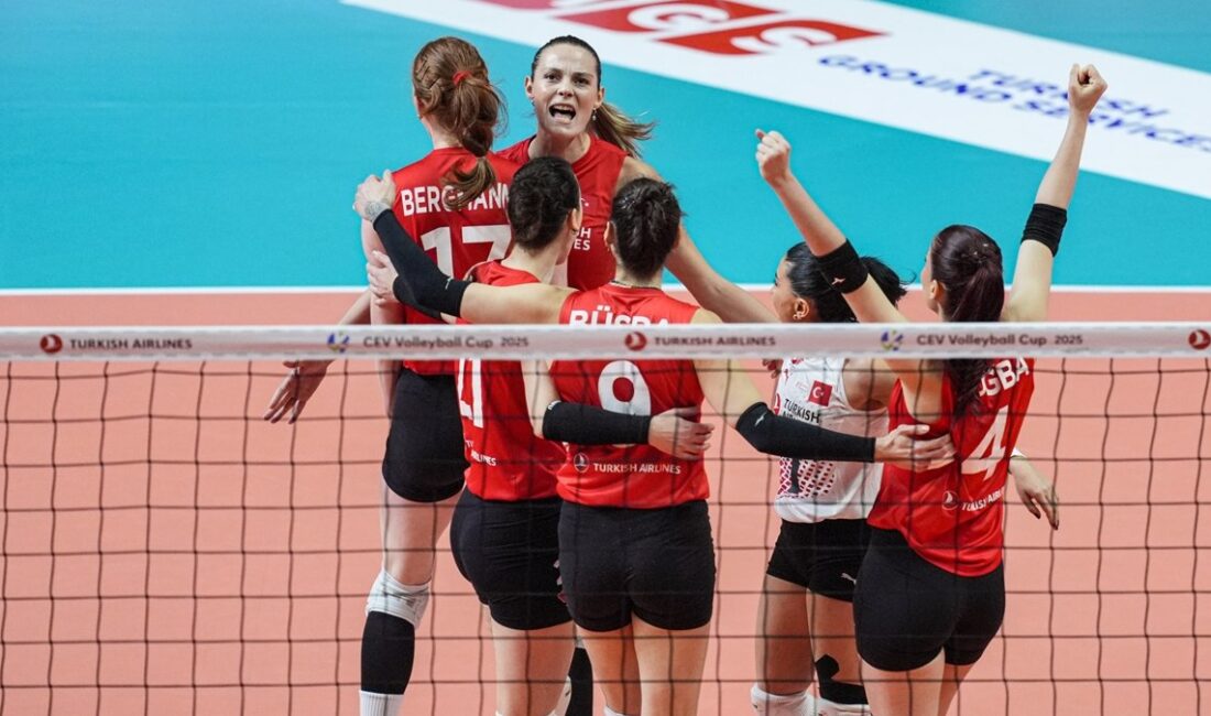 Voleybol Bayanlar CEV Kupası çeyrek final rövanşında Türk Hava Yolları,