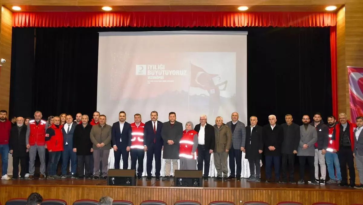 Türk Kızılay Vezirköprü Şube Başkanlığı'na Bekir Kurtoğlu seçildi. Yeni başkan,