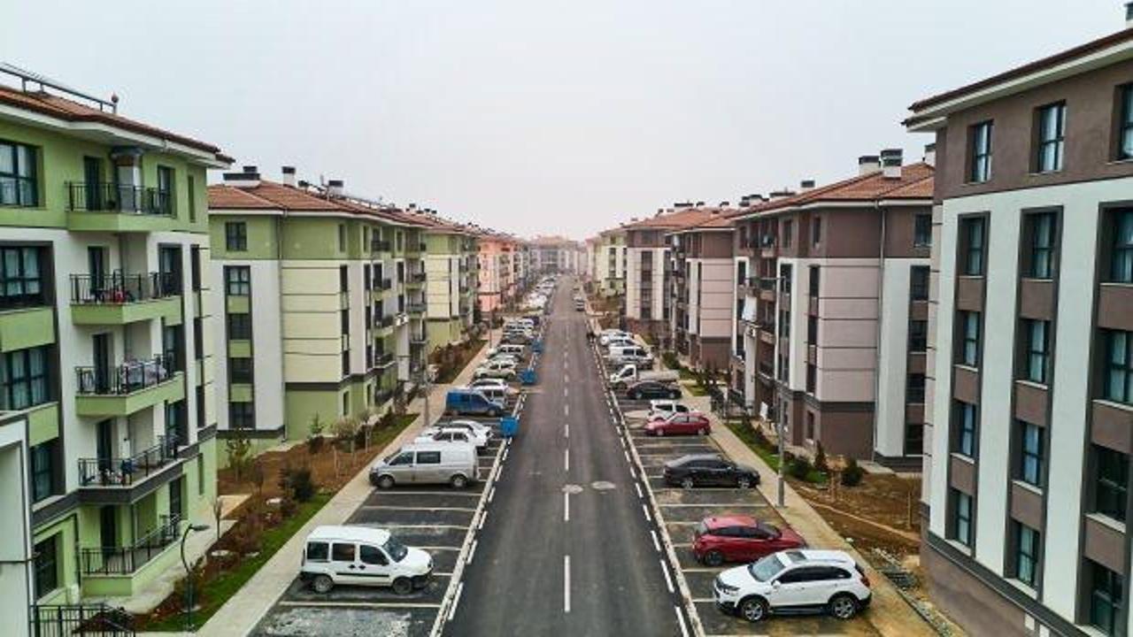 Türkiye deprem felaketinin ardından, yeniden inşa çalışmalarının önemini vurgulayan bu