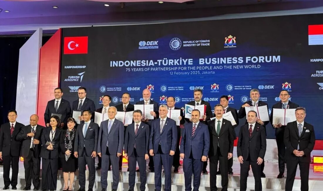 Türkiye ve Endonezya arasındaki işbirliğini güçlendiren Türkiye-Endonezya İş Forumu'nda savunma