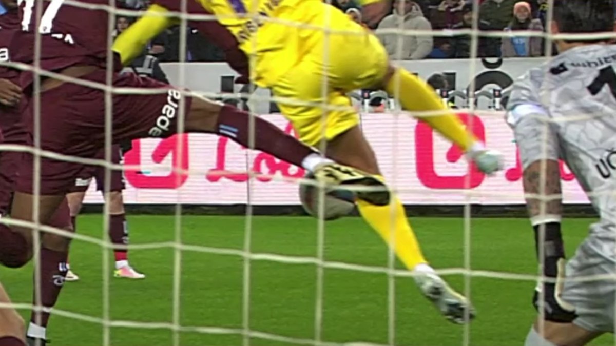 Türkiye Futbol Federasyonu, VAR kayıtlarını yayınlayarak futbolseverlere şeffaflık sunuyor. Bu