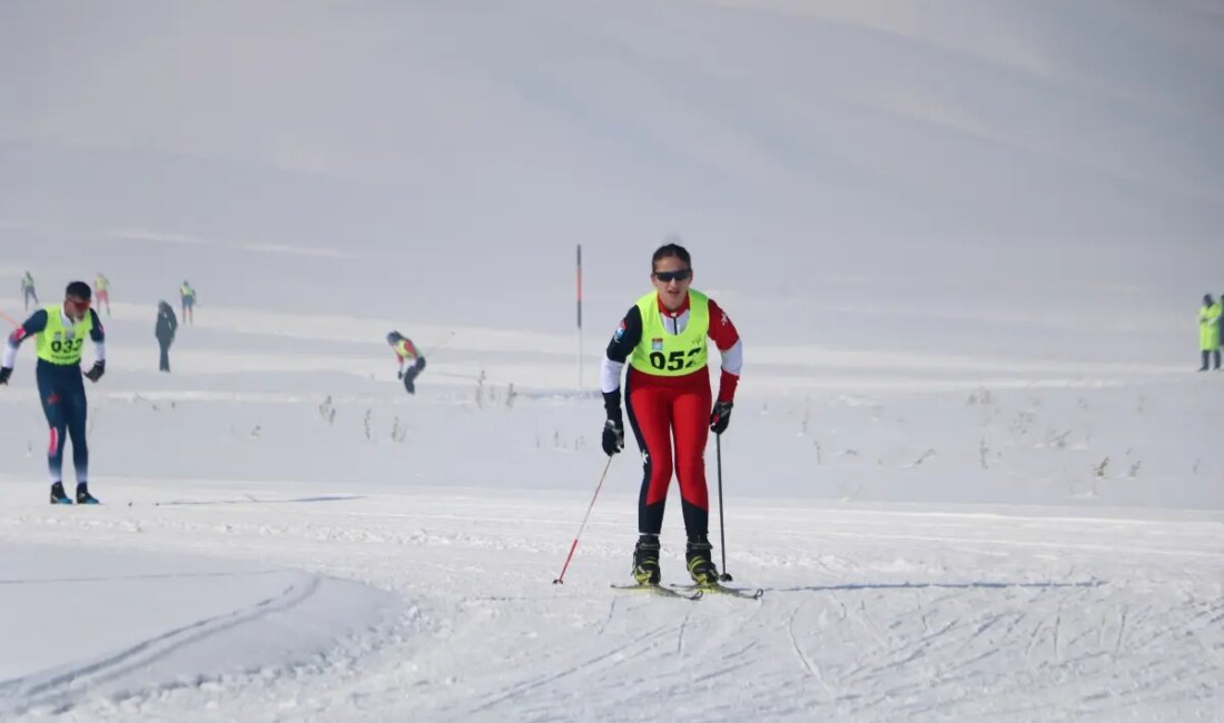Türkiye Kayaklı Koşu 1. Etap Eleme Yarışması, Hakkari'de başladı. Sporcular,