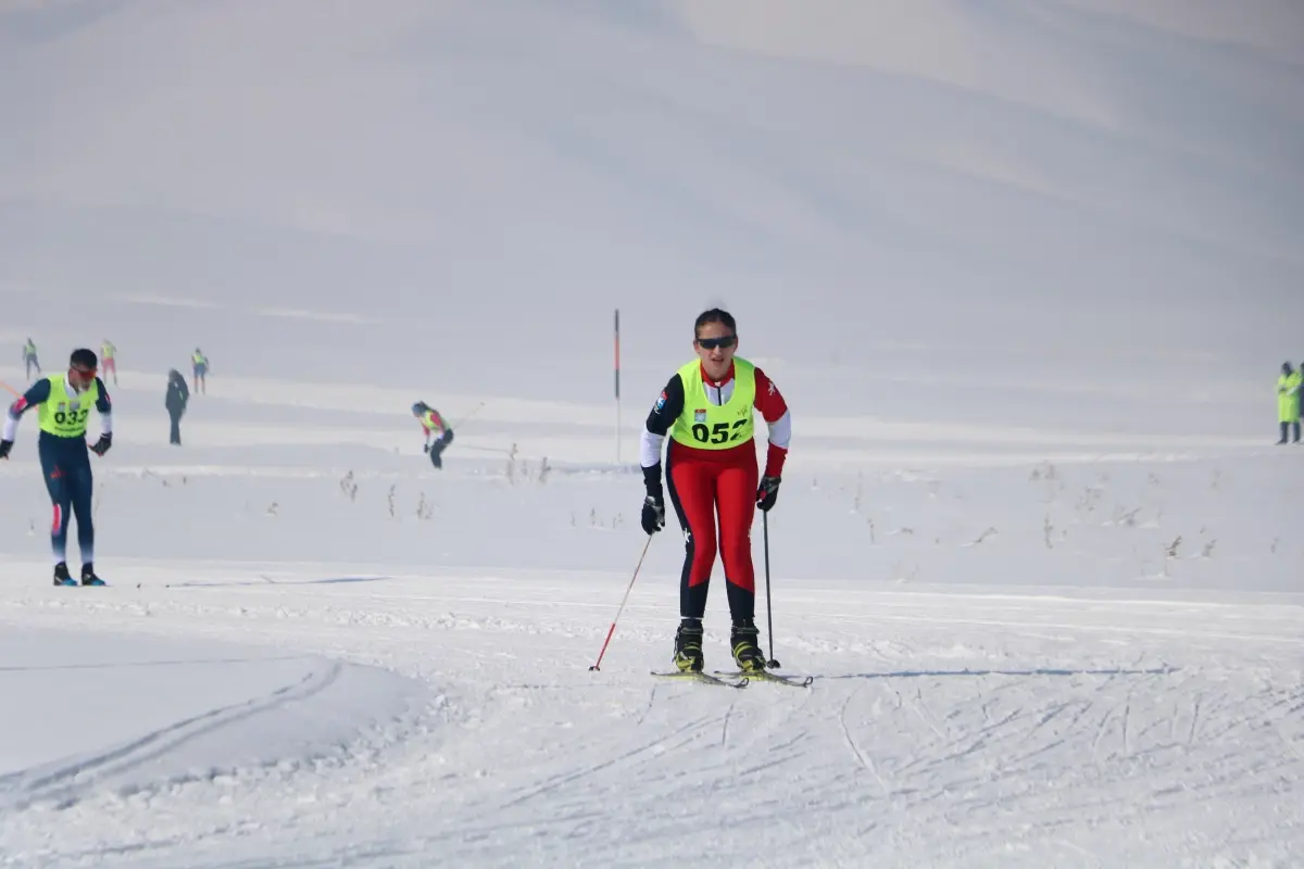 Türkiye Kayaklı Koşu 1. Etap Eleme Yarışması, Hakkari'de başladı. Sporcular,