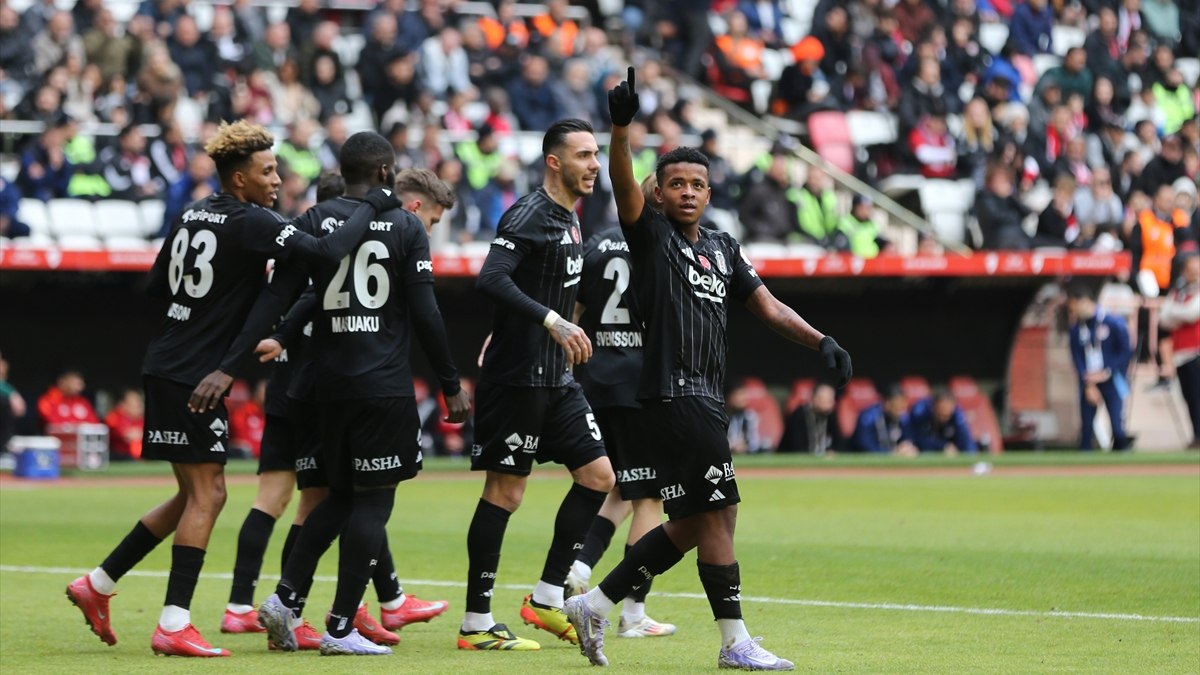 Türkiye Kupası D Kümesi üçüncü maçında Beşiktaş, deplasmanda Antalyaspor’u 2-1