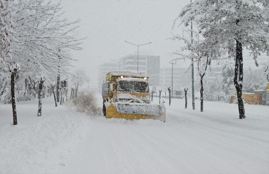 Türkiye'de Hava Durumu: Sıcaklık Düşüşü ve Yağış Uyarıları