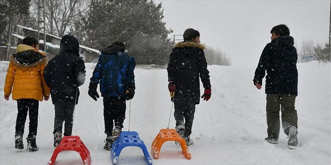Türkiye'de etkili olan kar yağışı nedeniyle eğitime ara verilen iller