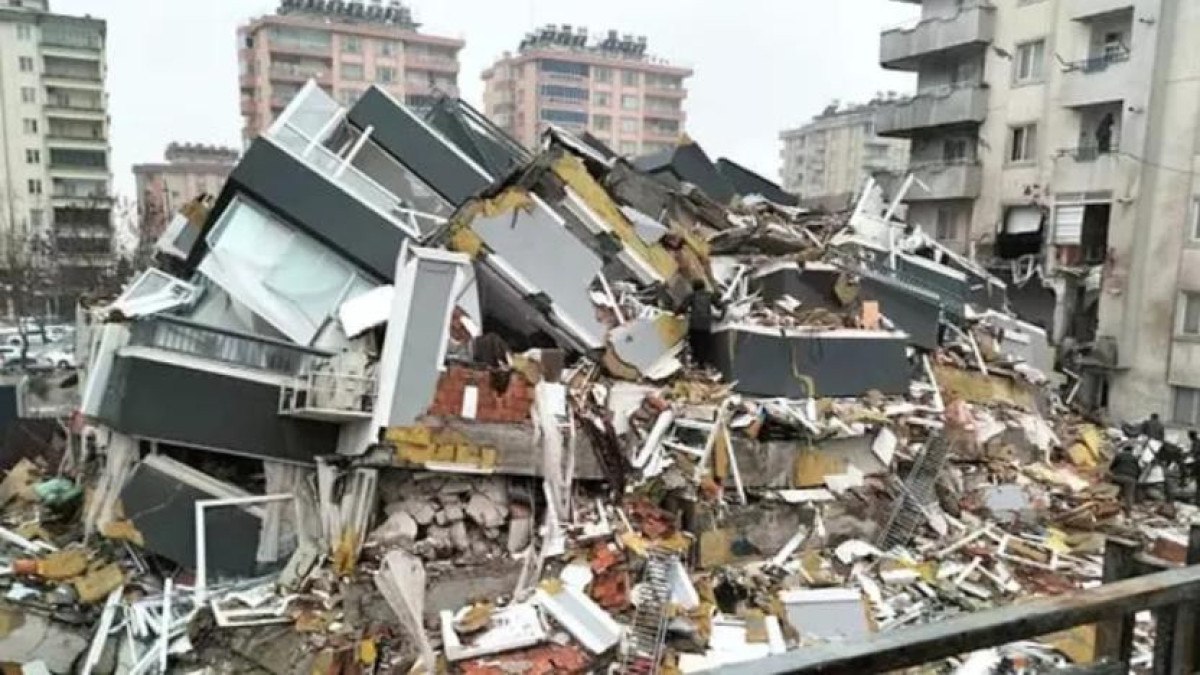 Türkiye'nin Deprem Felaketi ve Sembolik Davalar